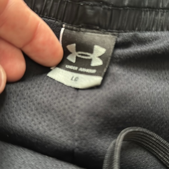 Men’s Under Armour Pants - Picture 2 of 4
